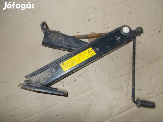 Eladó a képen látható emelő jó állapotban 28 számú