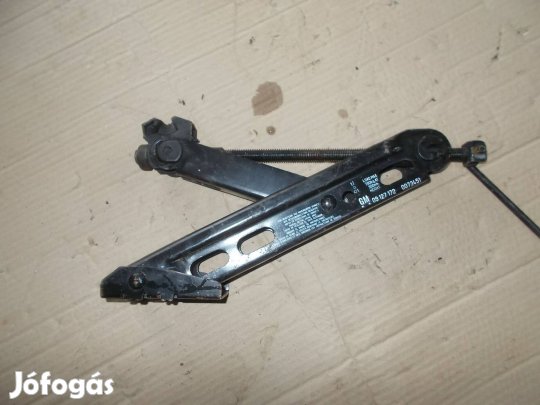 Eladó a képen látható emelő jó állapotban 32 számú