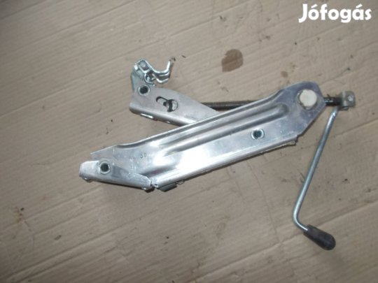 Eladó a képen látható emelő jó állapotban 38 számú