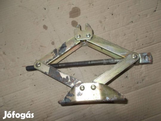 Eladó a képen látható emelő jó állapotban 6 számú