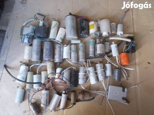 Eladó a képen látható használt elektromos kondenzátor csomag