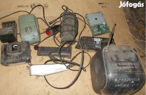 Eladó a képen látható használt elektromos tartozék csomag 5 számú