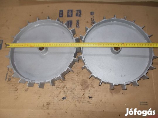 Eladó a képen látható használt körmös kerék rota kapára 2 számú