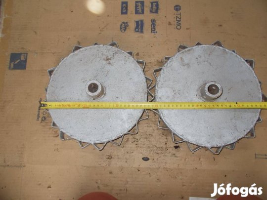 Eladó a képen látható használt körmös kerék rota kapára 4 számú