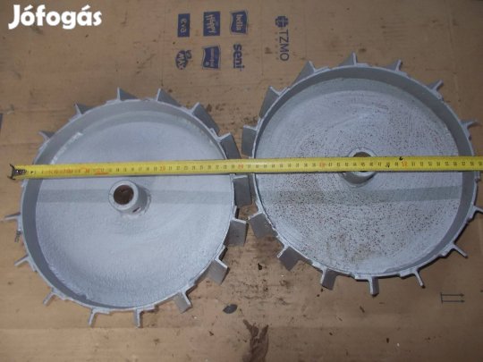 Eladó a képen látható használt körmös kerék rota kapára 7 számú