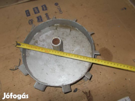 Eladó a képen látható használt körmös kerék rota kapára 8 számú