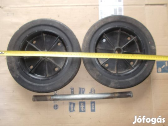 Eladó a képen látható használt tömör kerék párban