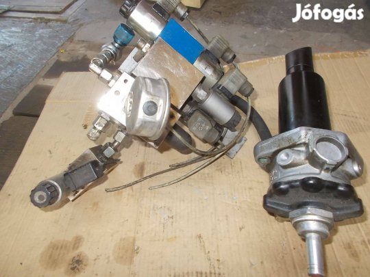 Eladó a képen látható hidraulika tartozék alkatrész