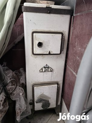 Eladó a képen látható kályha Bonyhádon