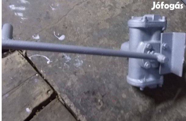 Eladó a képen látható kézi hajtású folyadék szivattyú fellelt állapotb
