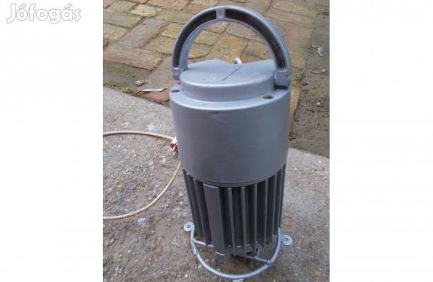 Eladó a képen látható orosz vízszivattyú villanymotorja