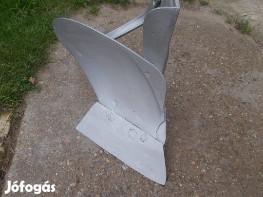 Eladó a képen látható régi lovas ekefej jó állapotban 2 számú
