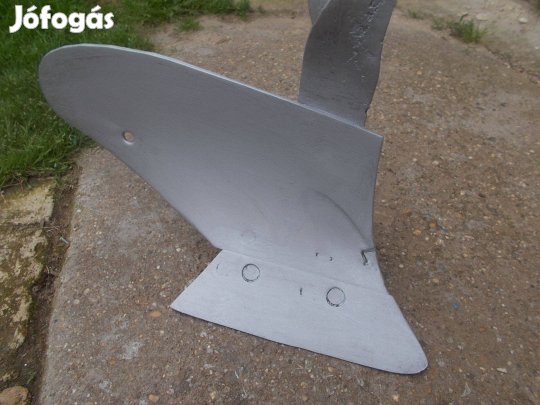 Eladó a képen látható régi lovas ekefej jó állapotban