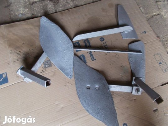 Eladó a képen látható régi rota kapaekefej tartozék jó állapotban