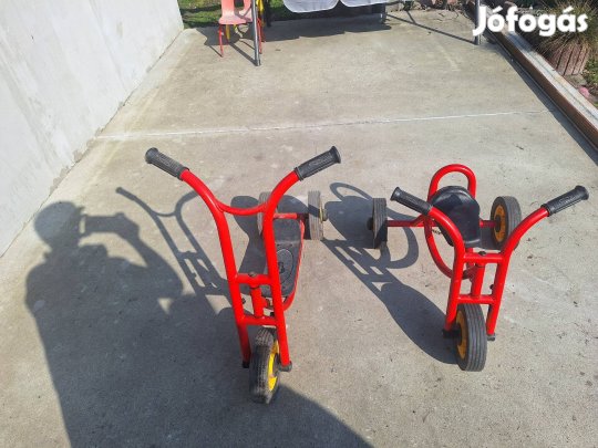 Eladó a képen látható roller es bicikli 