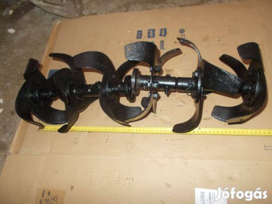 Eladó a képen látható rota kapához kapa pár 7 számú