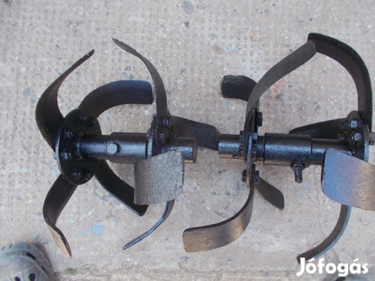 Eladó a képen látható rota kapához kapa párban jó állapotban 3