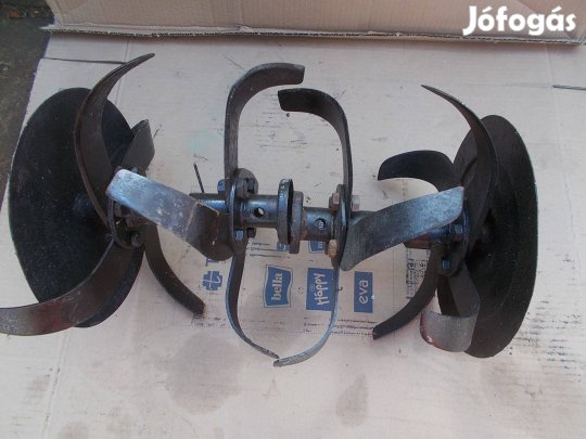 Eladó a képen látható rota kapához kapa párban jó állapotban 6