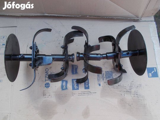 Eladó a képen látható rota kapához kapa párban jó állapotban 7