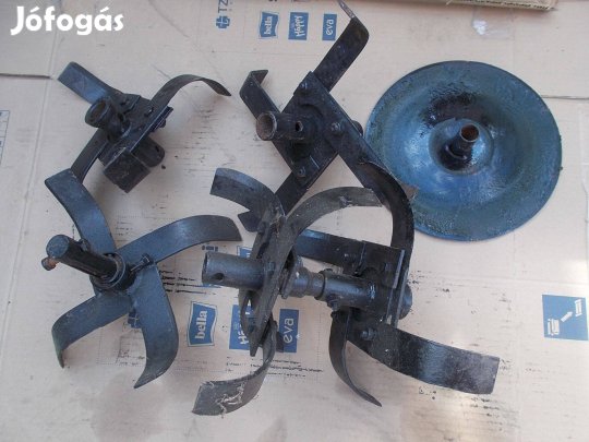 Eladó a képen látható rota kapához kapa tartozék fellelt állapotban