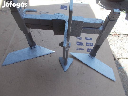 Eladó a képen látható rota kapához sorközművelő eke 2 számú