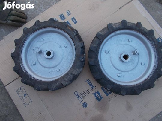 Eladó a képen látható tömör gumis rota kapa kerék párban