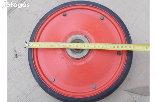 Eladó a képen látható tömör kerék