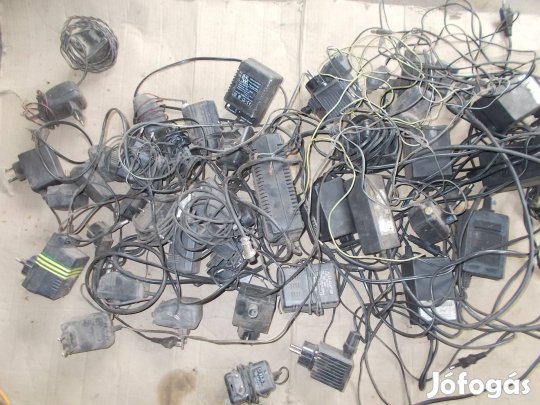 Eladó a képen látható trafó csomag