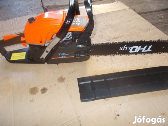 Eladó a képen látható új benzines láncfűrész