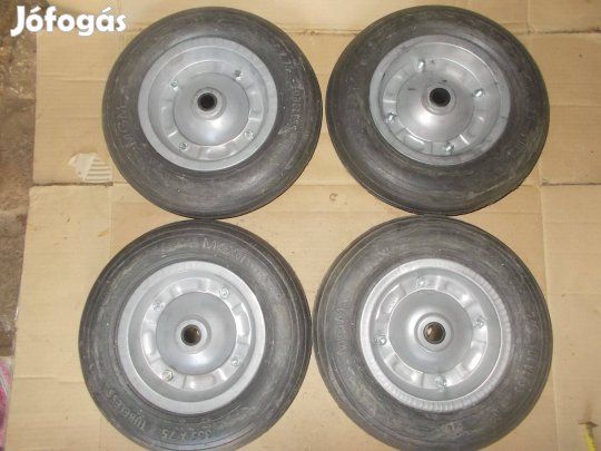 Eladó a képen látható új tömör kerék csomag