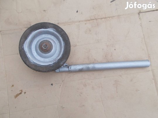 Eladó a képen látható utánfutó használt támasztó kerék