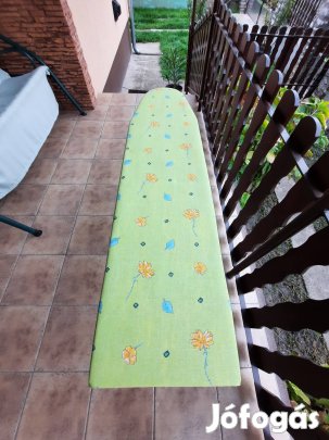 Eladó a képen látható vasalódeszka új huzattal!
