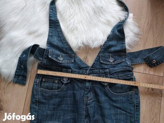 Eladó a képen levő egyedi, mellényes farmernadrág