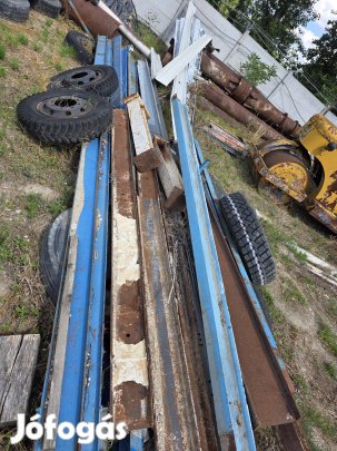 Eladó acél gerenda.