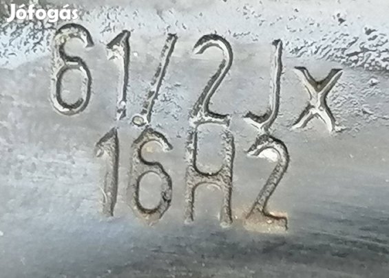 Eladó acélfelni téligumival