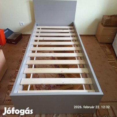 Eladó ágy 90*200
