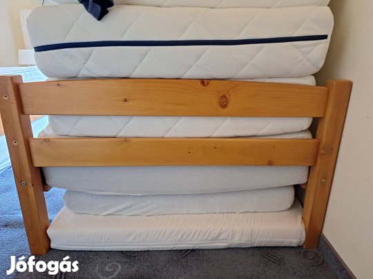 Eladó ágy leesésgátlóval