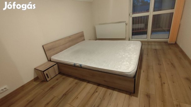 Eladó ágy matraccal