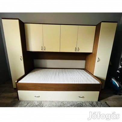 Eladó ágy szekrénnyel és matraccal együtt!