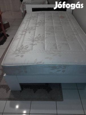 Eladó ágykeret matraccal