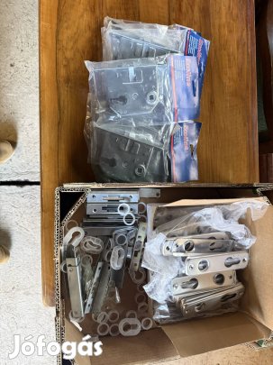 Eladó ajtózársk tartozékok