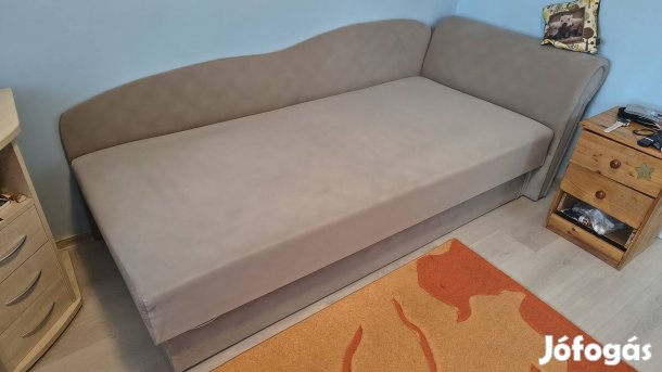 Eladó alig használt heverő 