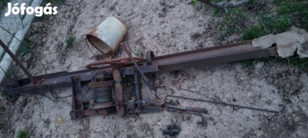 Eladó antik, békebeli Öntöttvas kút emelőszerkezet Brutális súly!