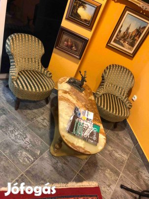 Eladó antik dohányzó asztal és székek