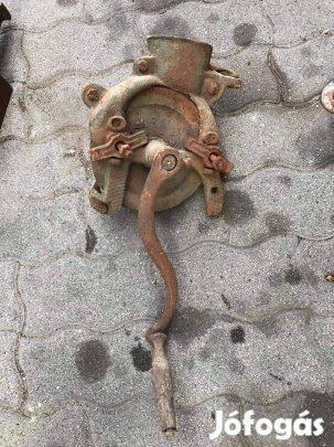 Eladó antik kukorica daráló/morzsoló