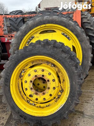 Eladó ápoló-művelő kerék garnitúra 270/95R46,230/95R32