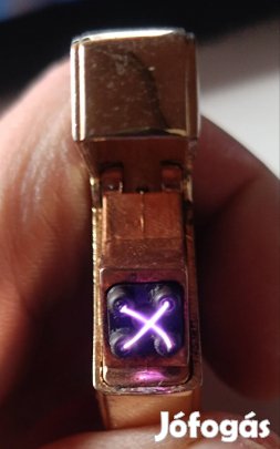 Eladó arany színű sasmadaras plazma öngyújtó