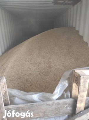 Eladó árpa búza takarmány