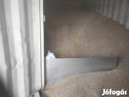 Eladó árpa búza takarmány