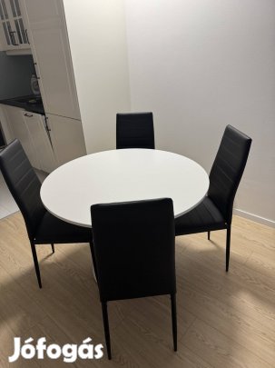 Eladó asztal